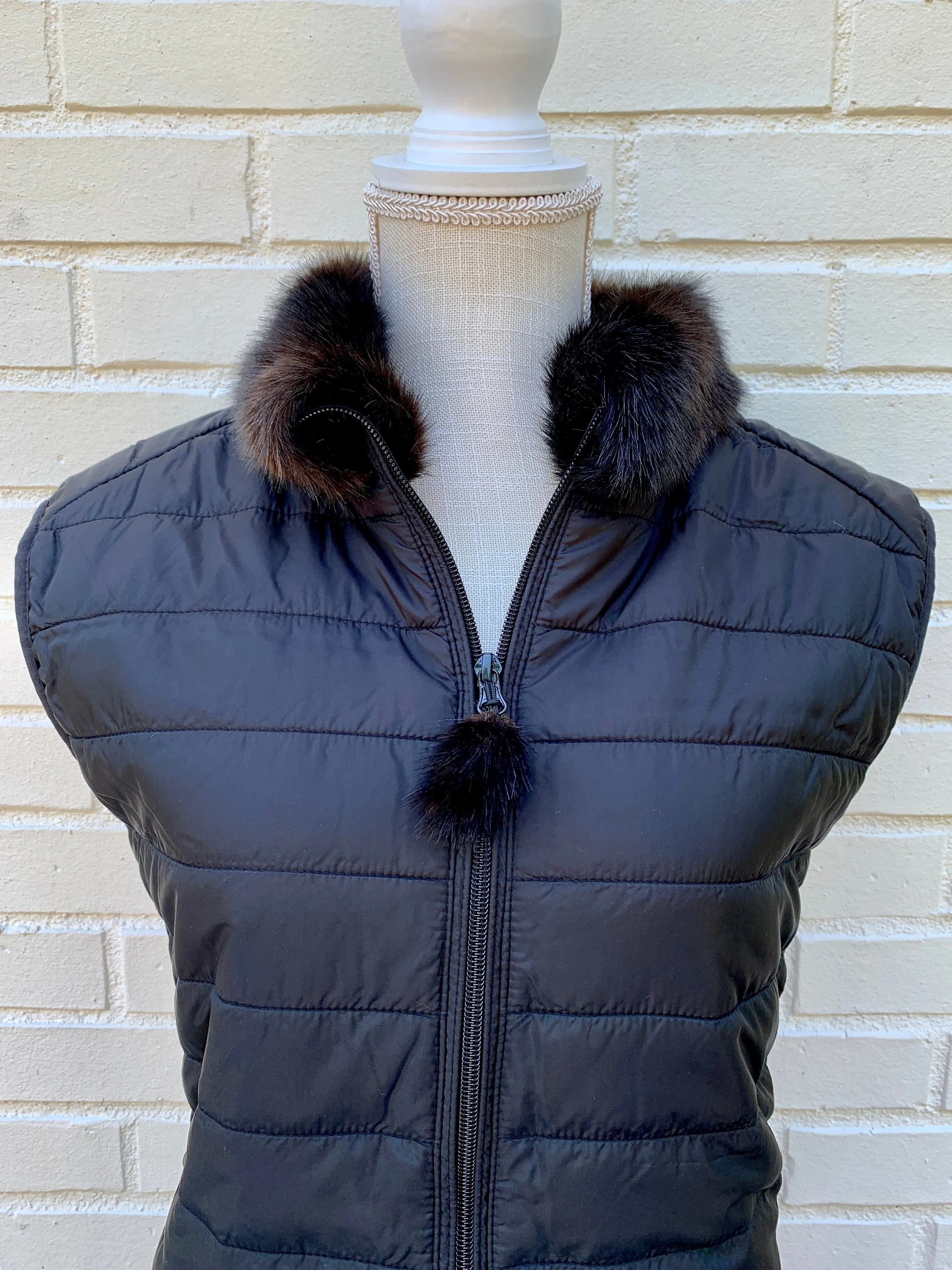 Blondie Black Puffer Vest w Faux Brown Fur (PFFBlack 1)