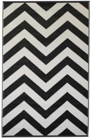 Eco Friendly Outdoor Rug - Chevron - Black & White