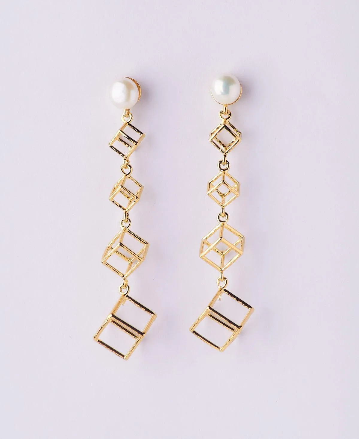 Fashionable Pearl Hanging Earring