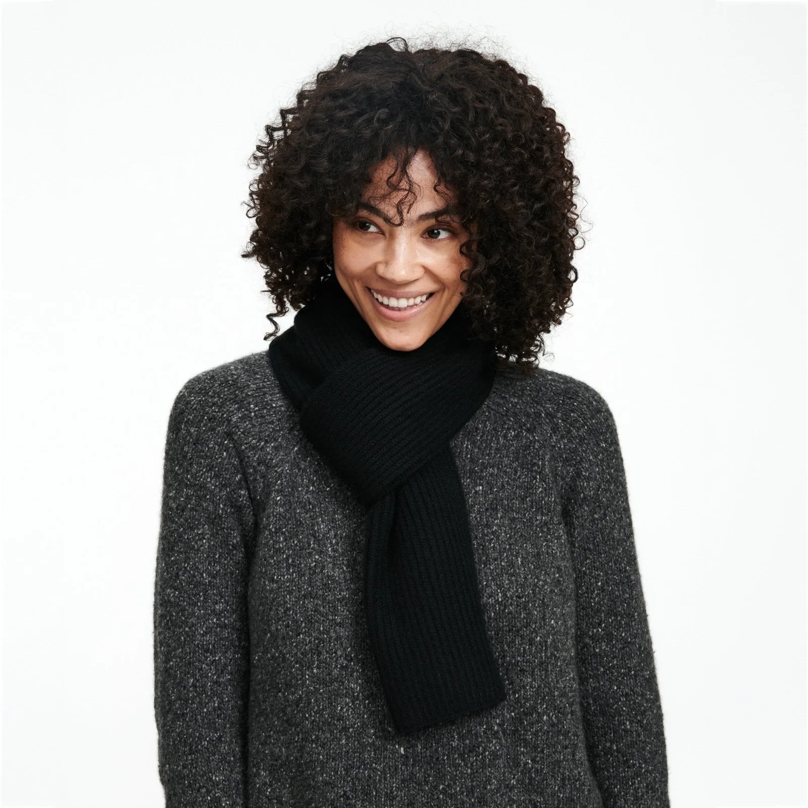 Signature Ribbed Cashmere Scarf